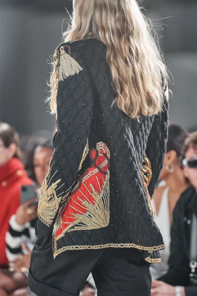 Look 217